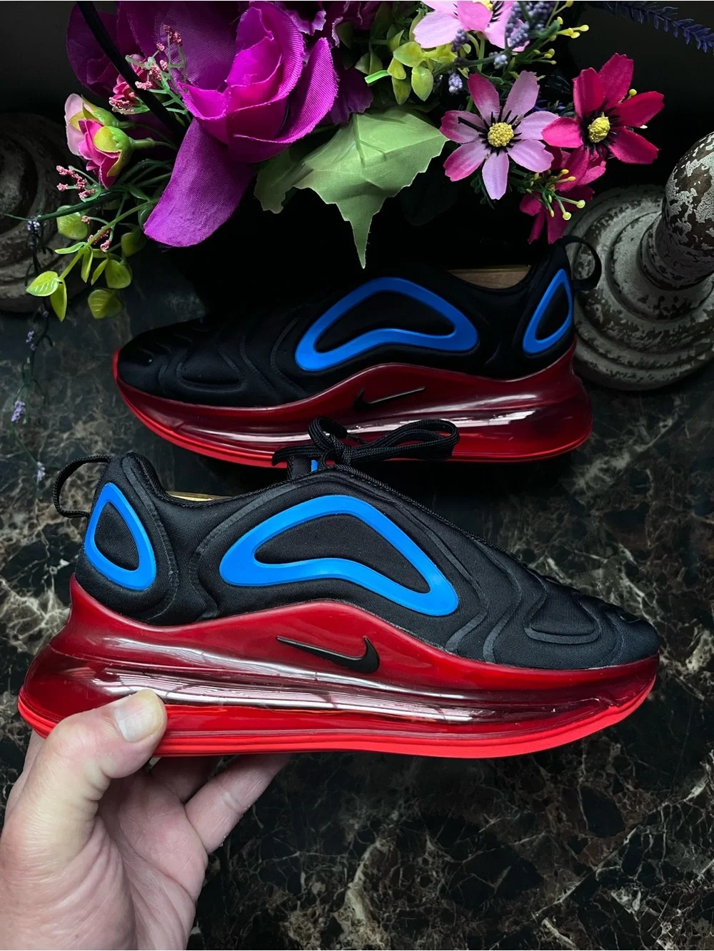 Nike AirMax 720 Streetwear/Lifestyle  Athletic Shoes  Size 4 Youth/5.5 Women